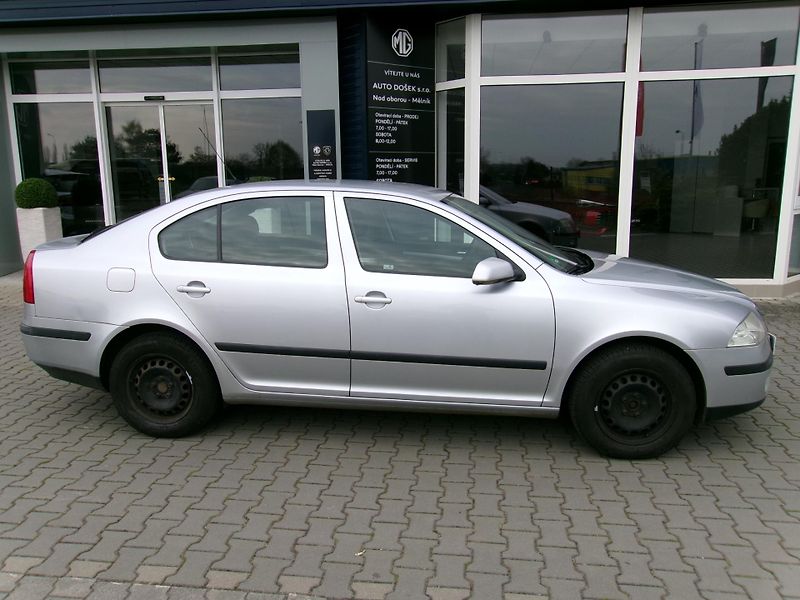 Škoda Octavia (2008) 1.6i - fotka 3 z 15