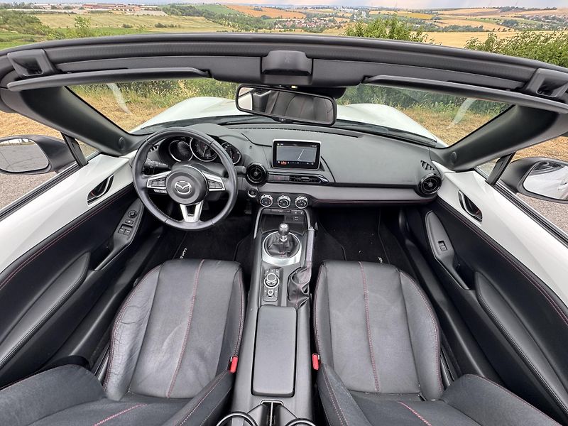 Mazda MX-5 1.5 96 kW Soft top CarPlay - fotka 8 z 28