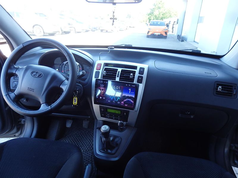 Hyundai Tucson 2,0i 104kW LPG, + SADA - fotka 12 z 17
