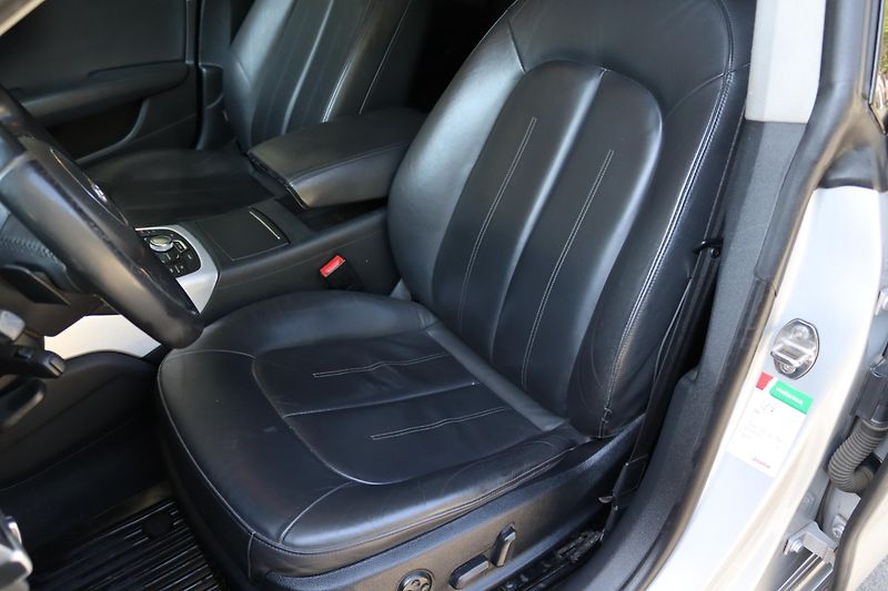 Audi A7 3.0TDI V6 QUATTRO 180kW DPH - fotka 23 z 50