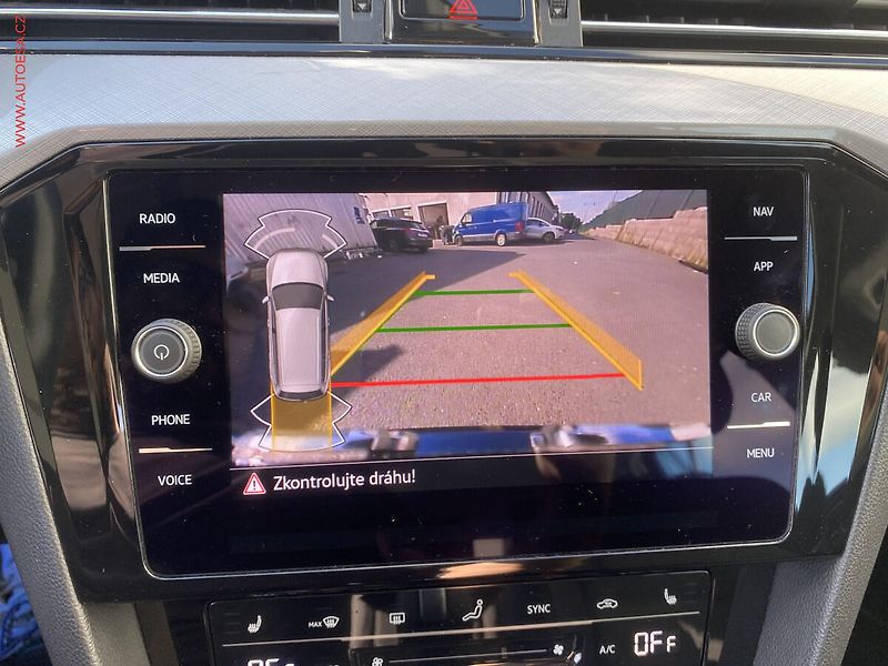 Volkswagen Passat (2022) 2.0 TDi, Business,  DSG - fotka 9 z 18