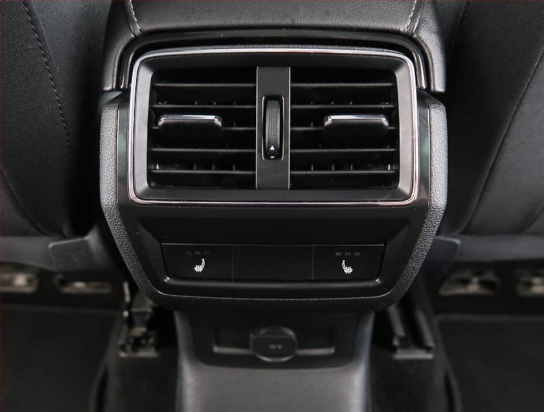 Škoda Karoq (2019) 1.6 TDI, Automat, Navi - fotka 21 z 25