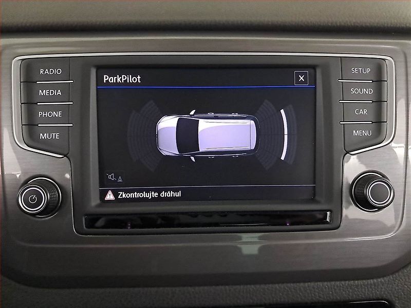 Volkswagen Golf Sportsvan (2016) 1.2 TSI, Tempomat - fotka 17 z 19