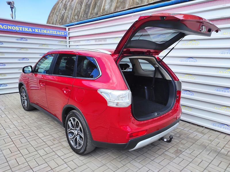 Mitsubishi Outlander 2.2D 110kW 6 st. MAN 4X4 7Míst - fotka 5 z 40