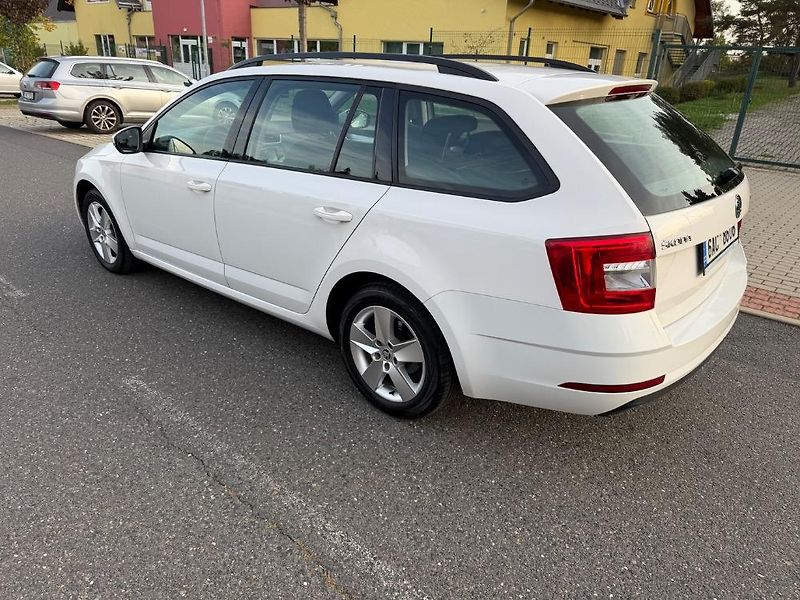Škoda Octavia (2017) - fotka 3 z 22