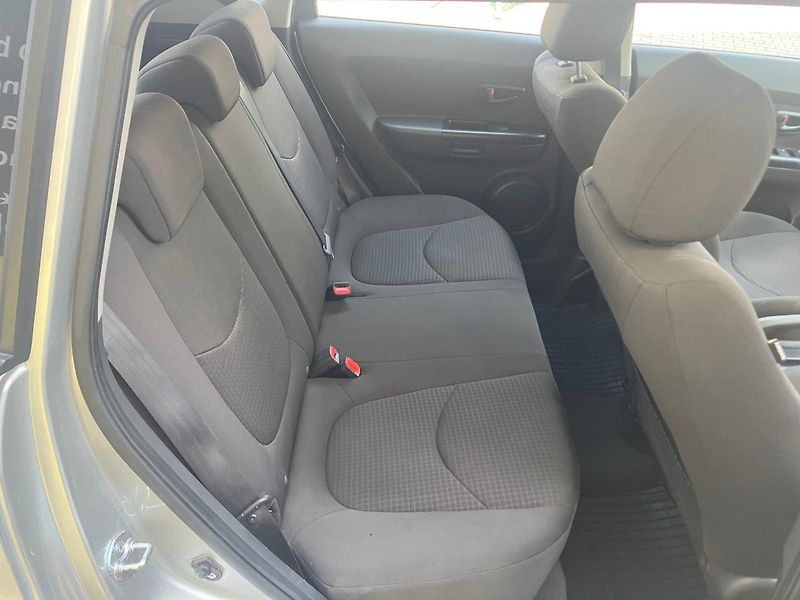 Kia Soul 1,6i (93kW) *KLIMATIZACE* - fotka 13 z 15