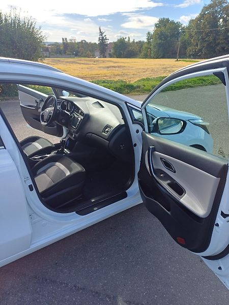 Kia Ceed (2015) - fotka 12 z 20