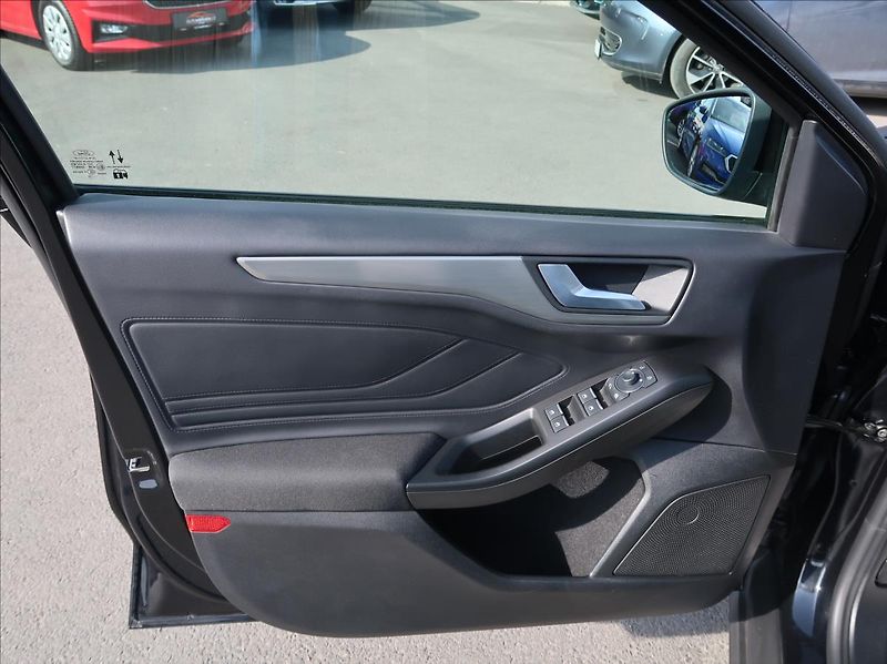 Ford Focus 1,5 EcoBlue,85kW,Titanium,1maj - fotka 22 z 27