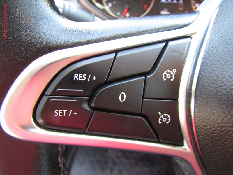 Renault Clio (2022) 1.0 TCe, 1.maj,ČR, LED, AC - fotka 15 z 20