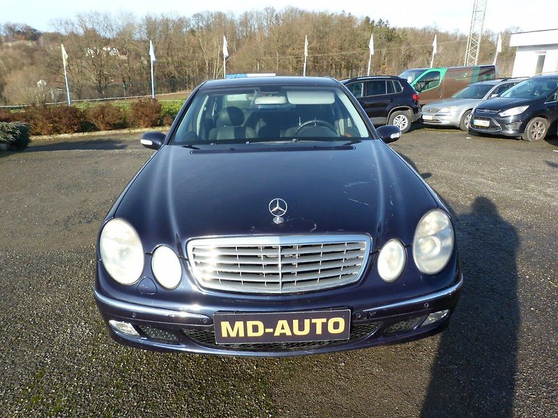 Mercedes-Benz 211 E320 3.2 I - fotka 2 z 23