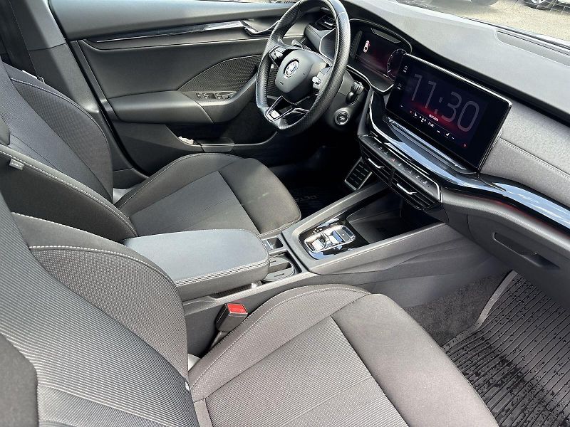 Škoda Octavia (2023) 2.0 TDI DSG Sportline - fotka 9 z 32