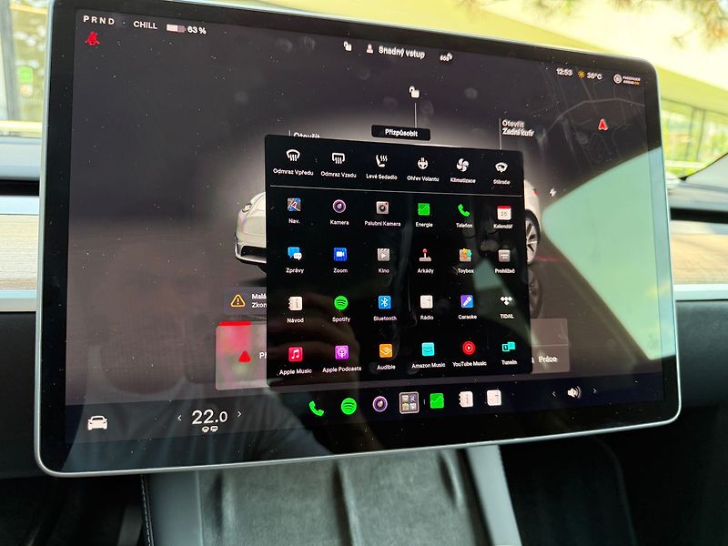 Tesla Model Y Standrart Range LFP Tažné - fotka 31 z 43