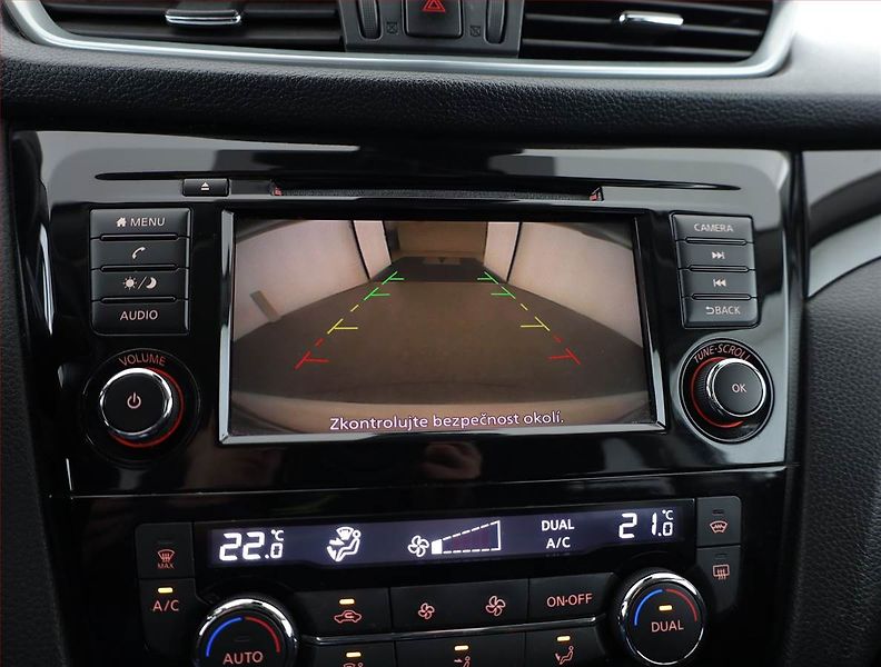 Nissan Qashqai (2019) 1.3 DIG-T, ČR,1.maj - fotka 12 z 16