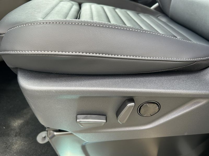 Ford Tourneo Custom Titanium L1 2.0 EcoBlue 110 kW - fotka 17 z 34