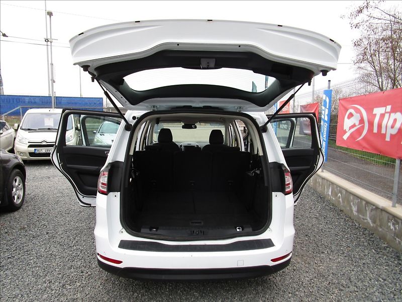 Ford Galaxy 1.5 EcoBoost, aut. Klima, 7 mí - fotka 38 z 46