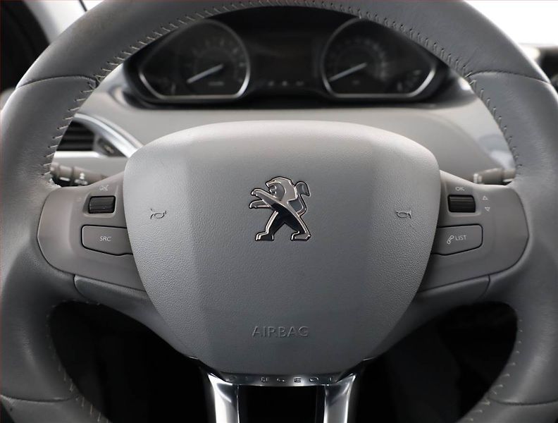 Peugeot 208 (2012) 1.4 VTi, Serv.kniha, Tempomat - fotka 8 z 16