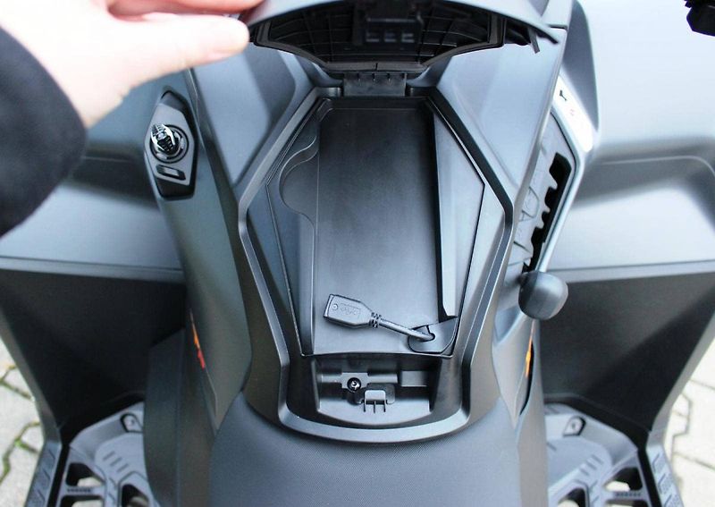 Can-Am Outlander Max 1000 XT-P (2026) Outlander MAX 1000R XT-P SAS M - fotka 12 z 14