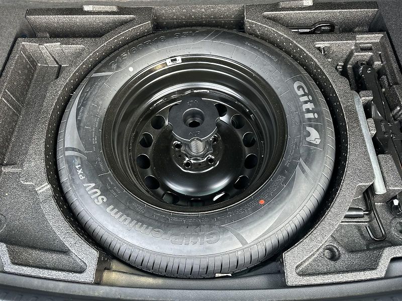 Škoda Karoq (2022) 2.0 TDI Style + - fotka 24 z 27