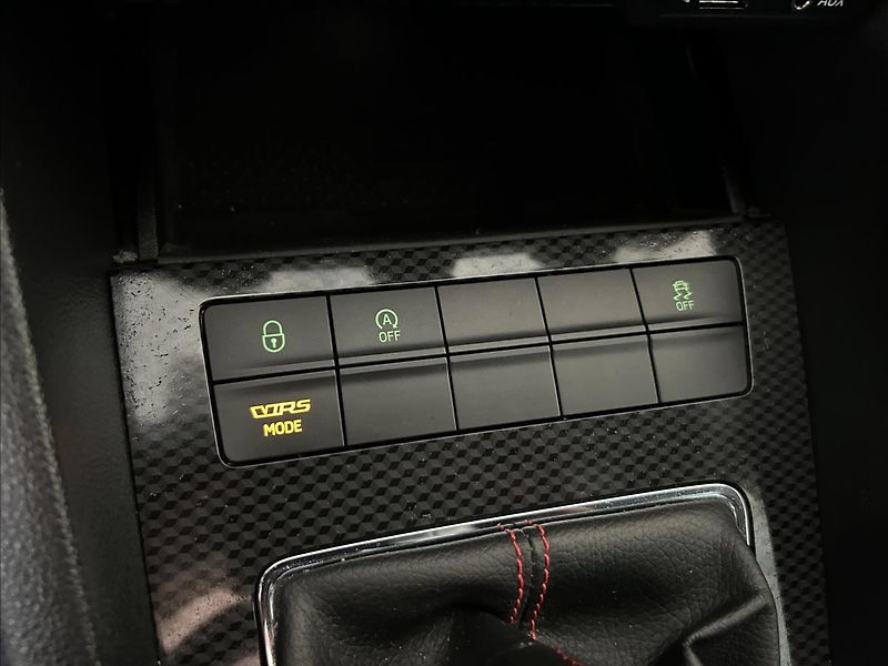 Škoda Octavia 2,0   TSI,RS,CHALLENGE,1.MAJIT - fotka 24 z 32