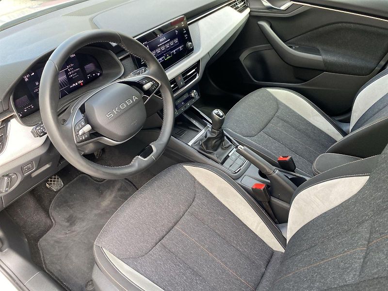 Škoda Scala (2025) 1.0 TSI Top Selection - fotka 6 z 33