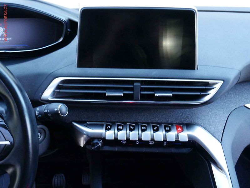 Peugeot 3008 (2019) 1.5 HDi, Allure, TZ, navi - fotka 11 z 19