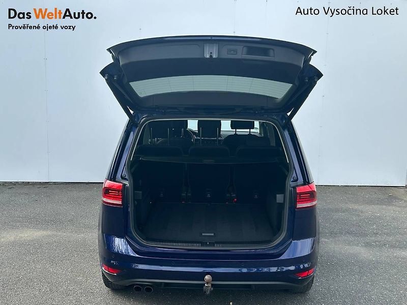 Volkswagen Touran (2022) 2.0 TDI DSG TAŽNÉ PANORAMA - fotka 24 z 31