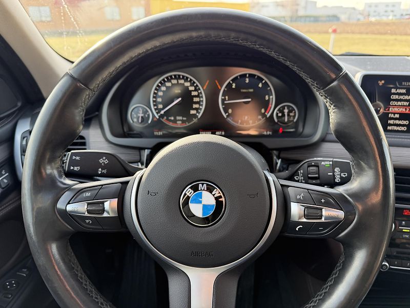 BMW X5 40D LED PANORAMA ROZVODY - fotka 15 z 39
