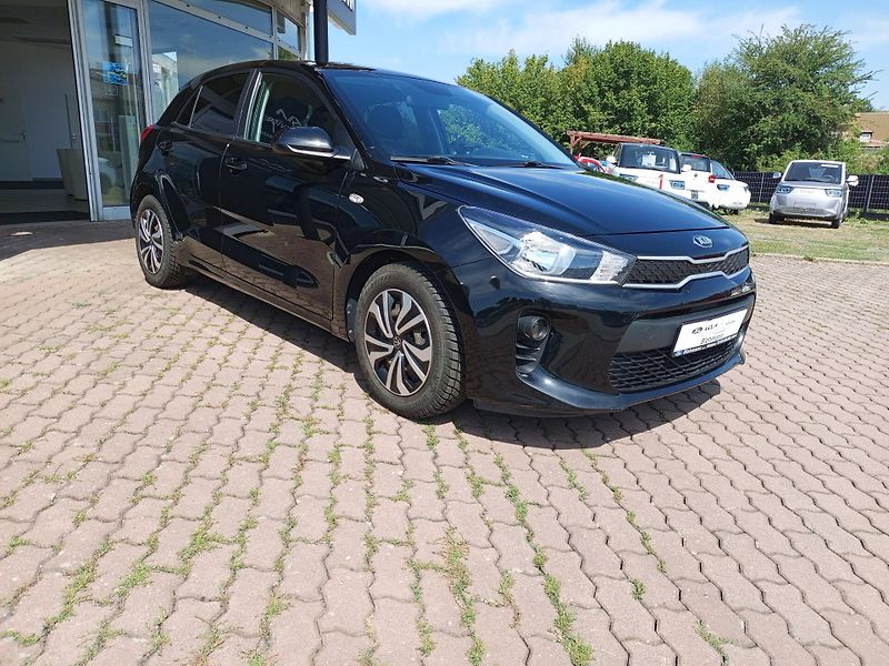 Kia Rio (2020) Attract 1.2 l - fotka 4 z 14