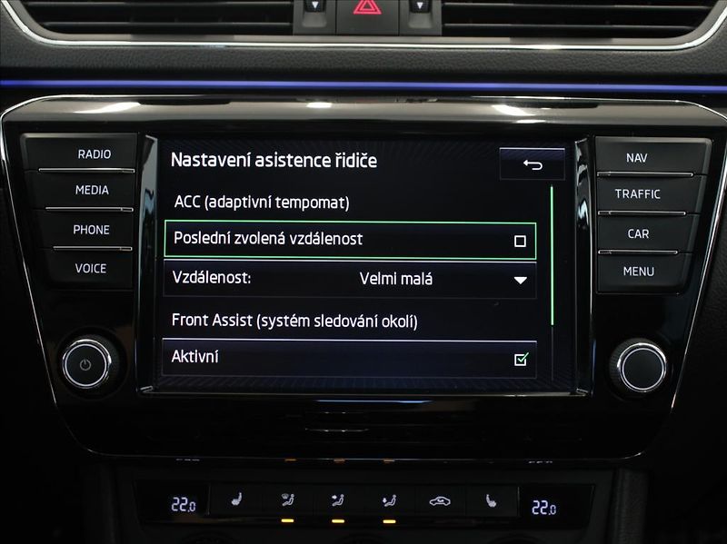 Škoda Superb 2,0 TDi 140kW Laurin & Klement - fotka 13 z 32