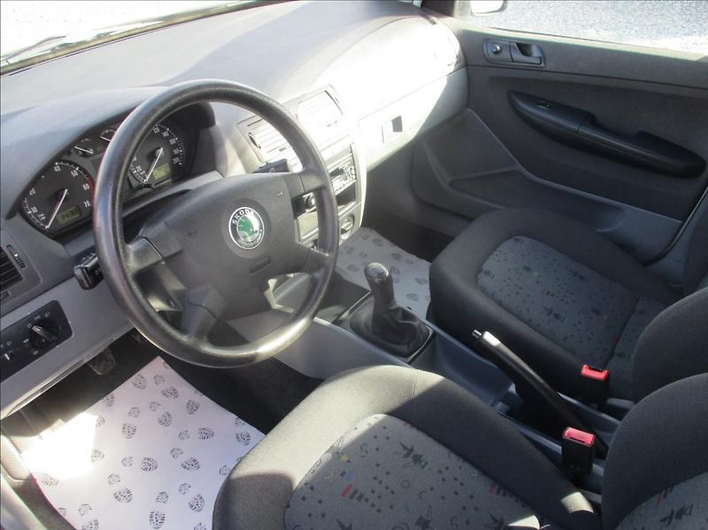 Škoda Fabia 1,2 i, 47kW,74 786km,1.maj,CZ, - fotka 17 z 29