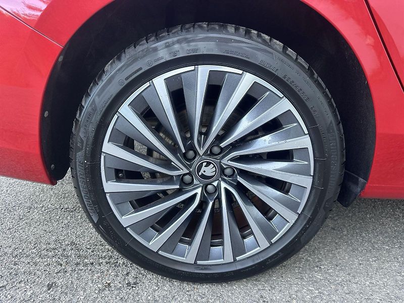 Škoda Superb (2025) Combi 1.5 TSI iV DSG L&K - fotka 39 z 43