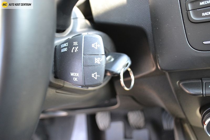Dacia Duster 1.6i-84KW 4x4 ARCTICA - fotka 23 z 37
