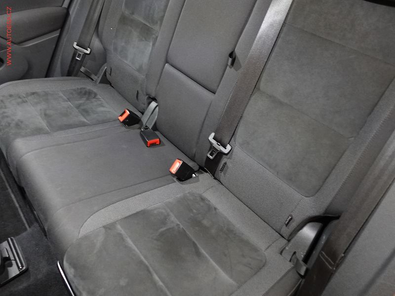 Volkswagen Tiguan (2012) 1.4TSi, Spoert, bixen, panor - fotka 10 z 22