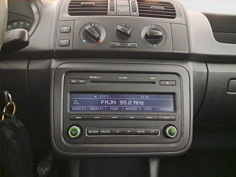 Škoda Fabia (2012) 1.2 12V, po STK, jezdí dobře - fotka 12 z 15