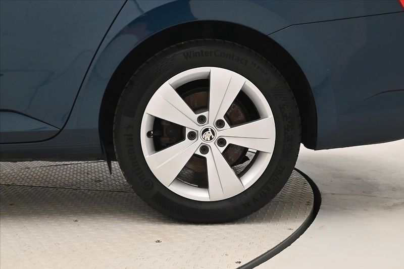Škoda Superb 2,0 TDI 110kW DSG Style Záruka - fotka 33 z 33