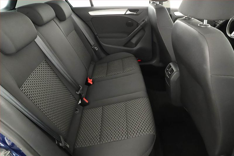Volkswagen Golf (2010) 1.4 16V - fotka 7 z 11
