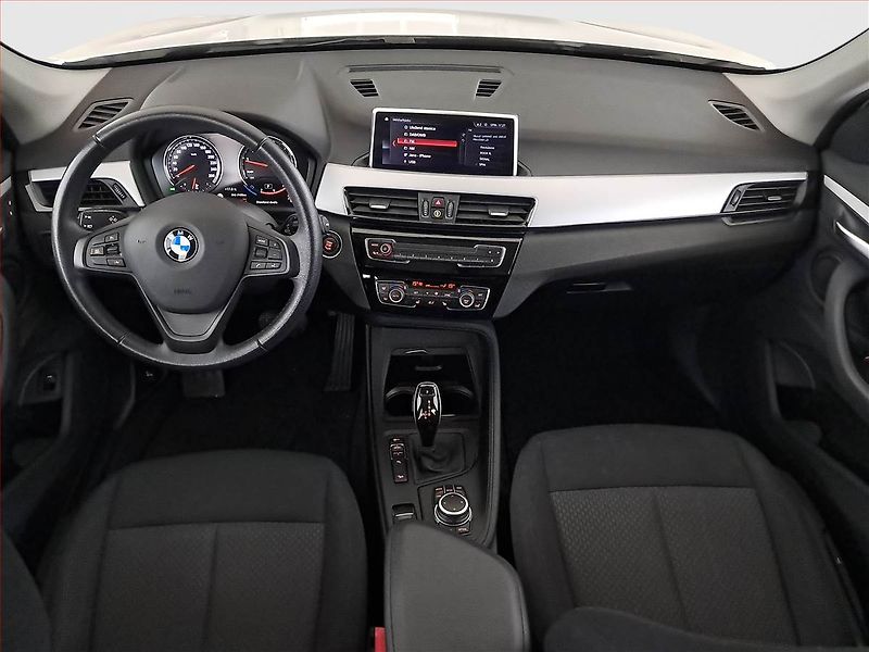 BMW X1 (2022) xDrive20i - fotka 8 z 17