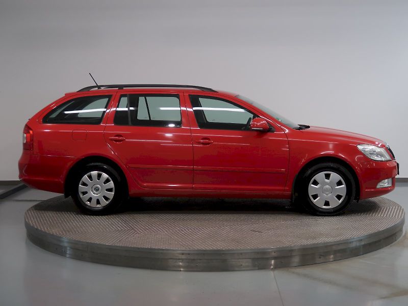 Škoda Octavia (2012) AMBITION 1.6TDI 77KW - fotka 8 z 27