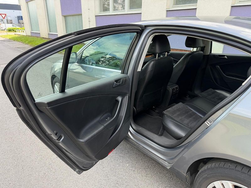 Volkswagen Passat 2,0 TDI 4x4 servis  - fotka 11 z 30
