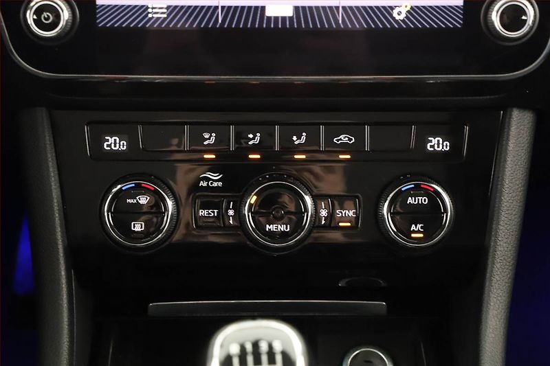 Škoda Superb (2019) 2.0 TDI, Tempomat - fotka 15 z 19