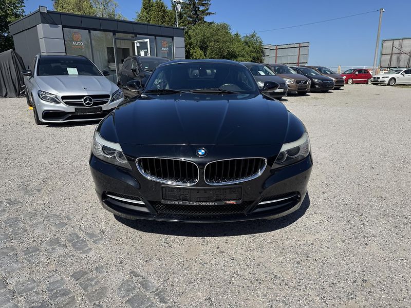BMW Z4 (2009) 3.0i 190kw Kabrio REZERVACE - fotka 10 z 28