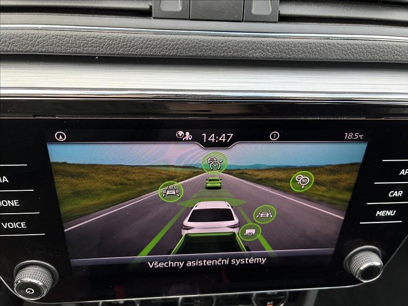 Škoda Superb 2,0 PANORAMA,TAŽNÉ,EL.KUFR - fotka 22 z 28