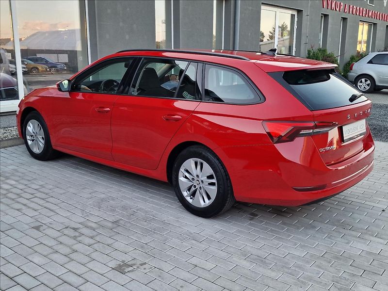Škoda Octavia 2.0TDI DSG Ambition,ČR,1.Maj. - fotka 7 z 50