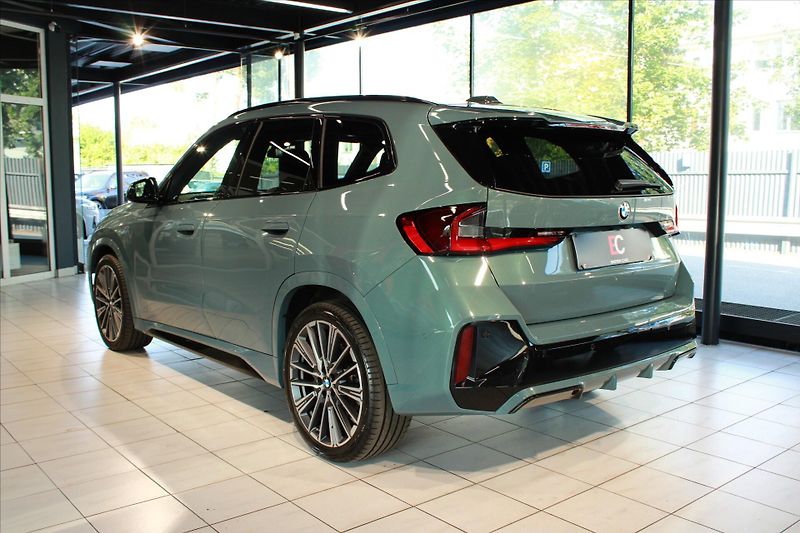 BMW X1 xDrive23d M Sport Individual - fotka 4 z 36