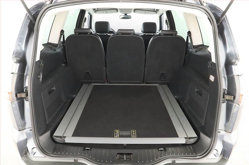 Ford S-MAX (2008) 2.0 TDCi, nová STK, rezervace - fotka 10 z 15