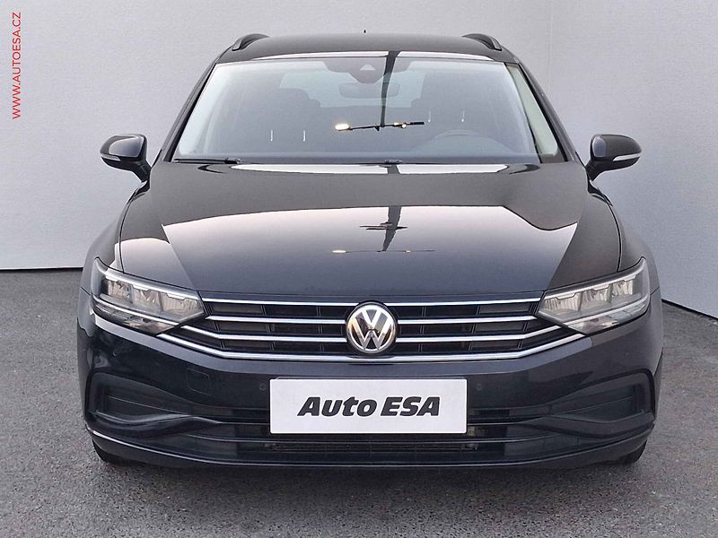 Volkswagen Passat (2019) 1.6TDi, DSG, LED - fotka 2 z 16