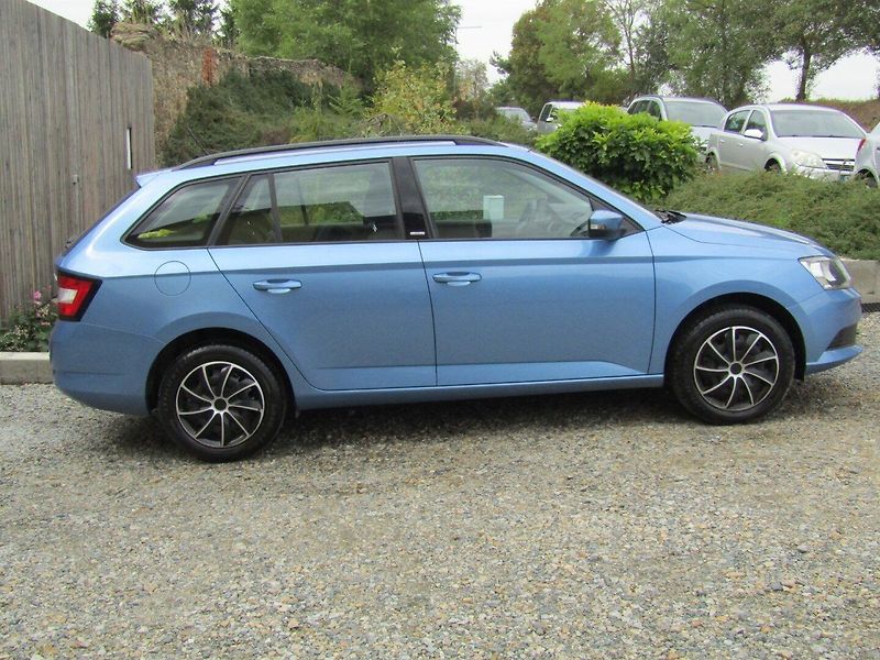 Škoda Fabia (2016) 1.2 TSI 66kW  ZIMNÍ+LETNÍ PNEU - fotka 9 z 36