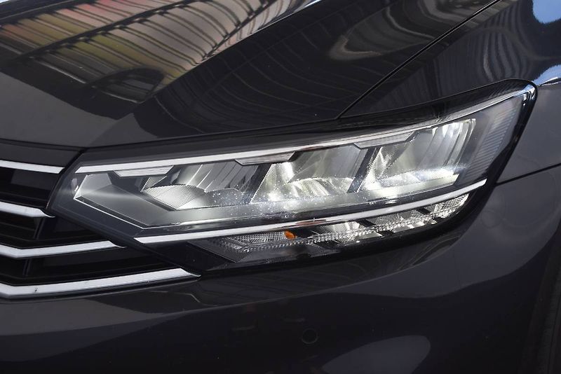 Volkswagen Passat Variant (2023) 1.5TSI 110kW DSG,Závěs - fotka 21 z 22