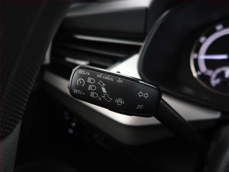 Škoda Scala (2022) 1.0 TSI, Serv.kniha, Tempomat - fotka 14 z 20