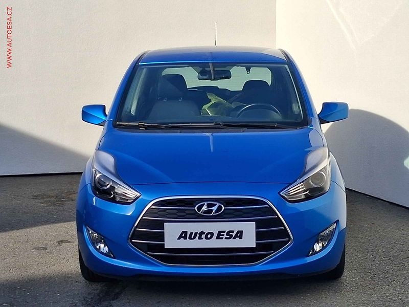 Hyundai ix20 (2018) 1.6i, Trend, navi, +kola - fotka 2 z 17